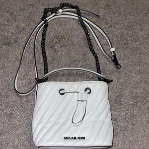 White Michael Kors bucket purse